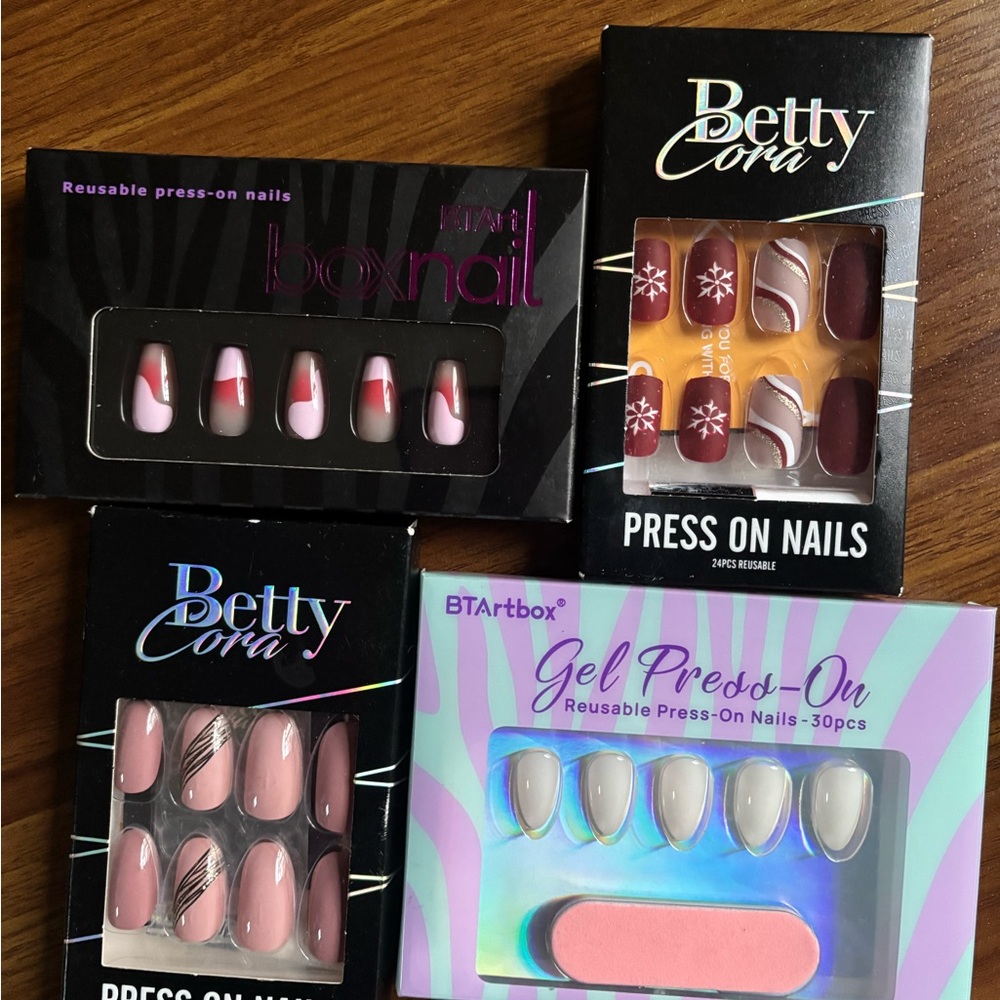 Assorted Press-On Nails Set